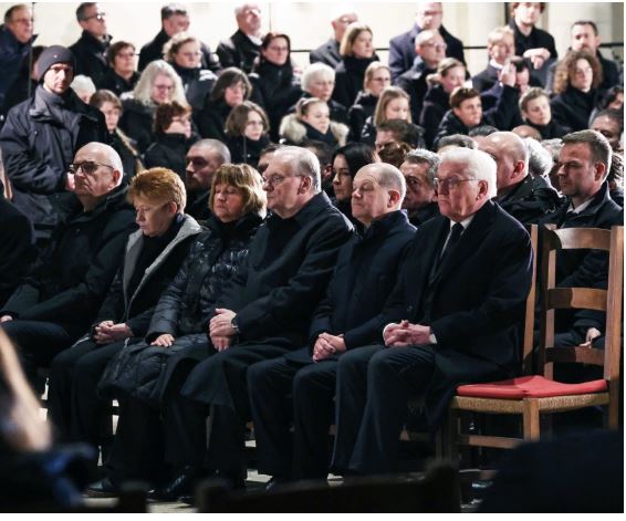 ΜΑΓΔΕΜΒΟΥΡΓΟ