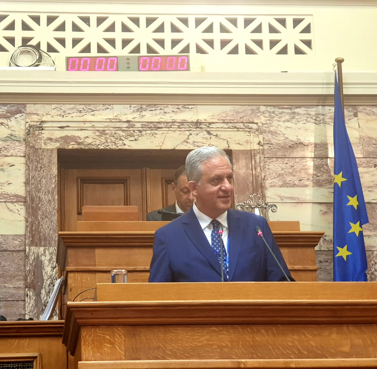 τορν