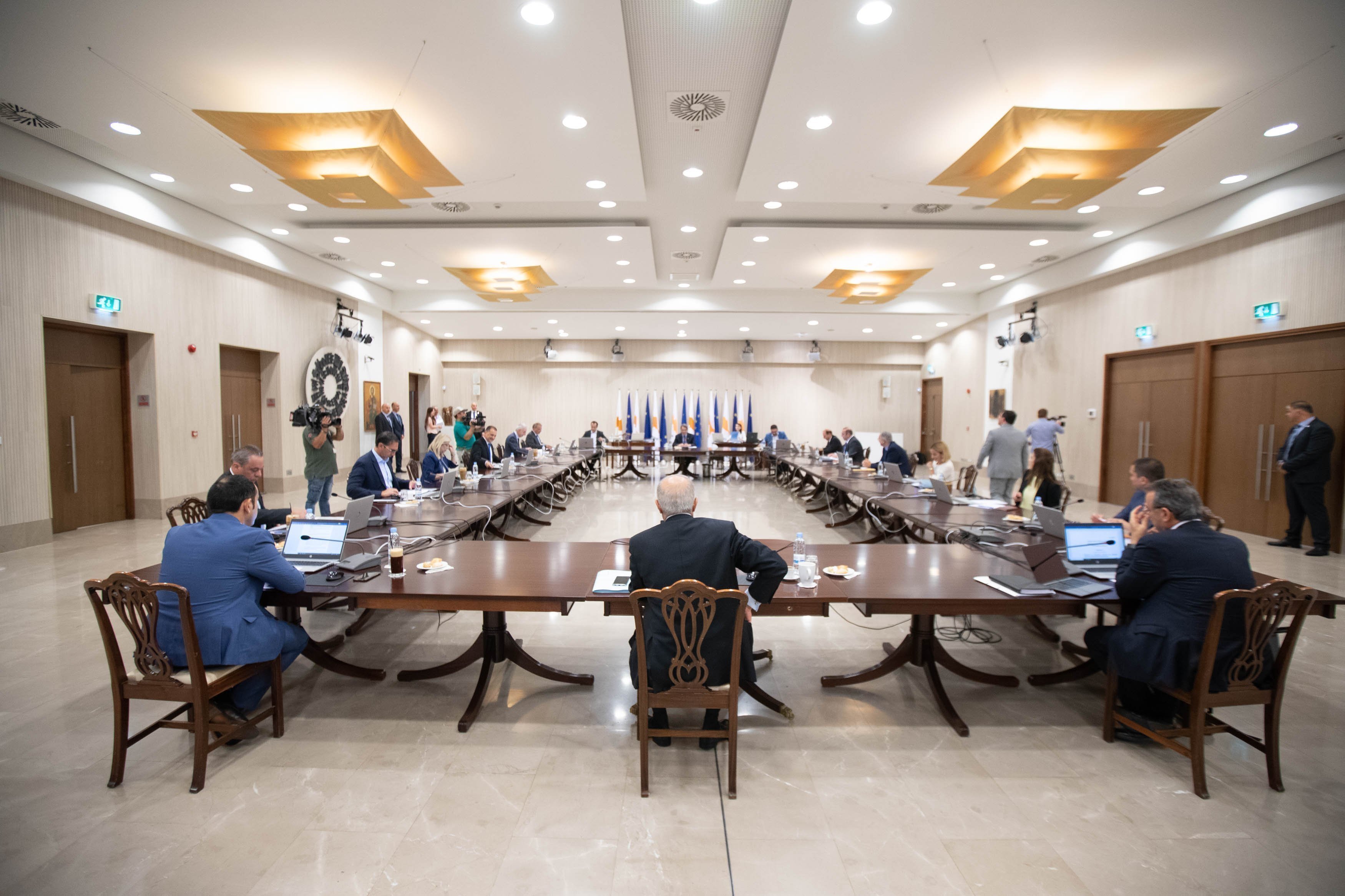 υπουργικο2