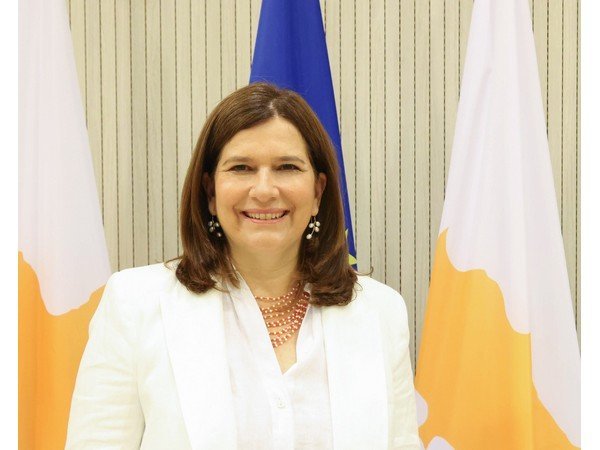 εε