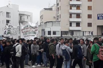 πορεία έξω από το Υπουργείο Παιδείας 