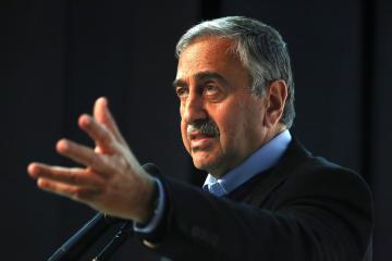 Δεν εγκαταλείπουμε τη γραμμή μας 