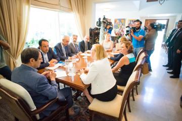 Τις τουρκικές παραβιάσεις σε ΑΟΖ και χωρικά ύδατα ήγειρε ο Πρόεδρος στη συνάντηση με Σπέχαρ
