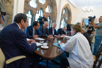 Στο Προεδρικό η Λουτ για τη συνάντηση με τον ΠτΔ