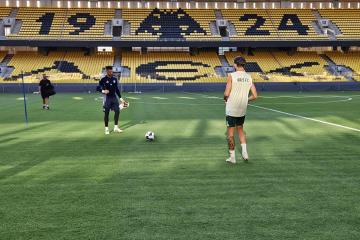(Βίντεο-Φώτος Kerkida) Η προπόνηση του Άρη στην "OPAP Arena" 