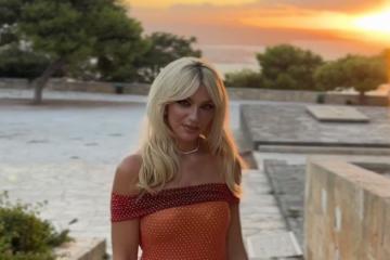 Άντρη Καραντώνη: Οι ξεχωριστές ευχές από την πεθερά της για τα γενέθλια της (Φώτο)