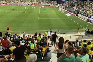 Μετά το 3ο γκολ...άρχισε η αποχώρηση των οπαδών της ΑΕΚ