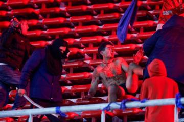 Χάος στο Copa Sudamericana: Σκληρά επεισόδια και δεκάδες τραυματίες (Βίντεο)