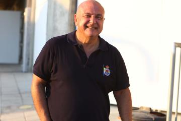 Με… συμβολική φανέλα ο πρόεδρος 