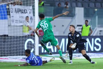 (Άρης-Απόλλων) Στο 4΄, στο 6΄...και στο 46΄ 2-0