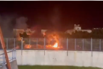 Έκρηξη σε όχημα στο πάρκινγκ του Τσιρείου (βίντεο)