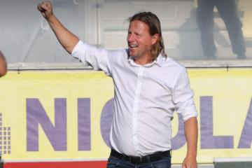 Bo Henriksen (Oμόνοια)!
