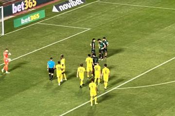 On field review, πέναλτι και... 1-0!