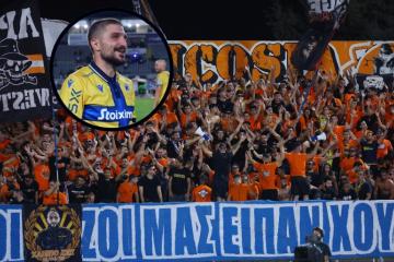 Σταφυλίδης/Αποθεώθηκε και χάρισε την φανέλα του ο... δημιουργός! (Βίντεο Kerkida)