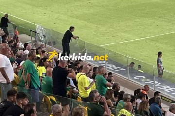 Ιντιάκεθ/Στην κερκίδα και... πάνω απ' τον πάγκο!