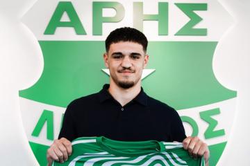 Επαγγελματικό συμβόλαιο με Θεοδοσίου