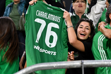 Aνέβηκε η... φανέλα του Χάμπου!