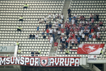 (Παναθηναϊκός) Η UEFA έκοψε πανό των τούρκων με Κεμάλ Ατατούρκ