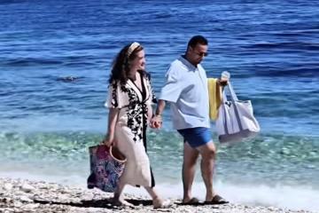 Μαυρίκιος: Η ερωτική εξομολόγηση στην Ιλάειρα - «Τα μάτια μου γλιστρούν συνέχεια προς εσένα» (Φώτο)