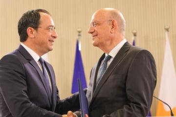 Νίκος και Μάκης θέλουν να κόψουν τον βήχα σε ΔΗΚΟ-ΕΔΕΚ-ΔΗΠΑ για εκποιήσεις