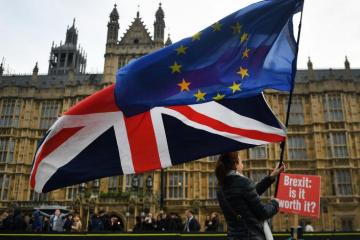 Ανθεκτική στο Brexit η οικονομία της Βρετανίας