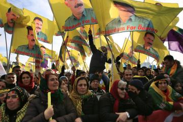 Η ΕΕ καλωσορίζει αφοπλισμό PKK, αλλά ζητά πολιτική λύση για το κουρδικό ζήτημα