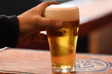 Ετήσια μείωση 5,1% στις παραδόσεις μπύρας τον Αύγουστο, βουτιά εξαγωγών 35,9%