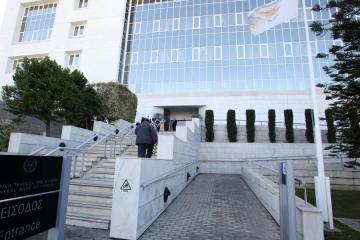 Στα €19,7 δισ. τα δάνεια σε εταιρείες εξαγοράς πιστώσεων, 94% μη εξυπηρετούμενα