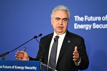 Επιταχύνεται η μείωση παραγωγής ΦΑ και πετρελαίου, ανάγκη για νέες επενδύσεις λέει ο ΔΟΕ
