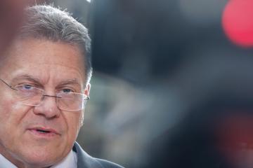 Η ΕΕ υπερασπίζεται τη συμφωνία με Τραμπ εν μέσω αντιδράσεων