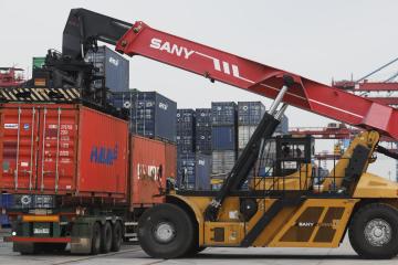 Συμφωνία ΕΕ - ΗΠΑ για δασμούς ύψους 15% στα ευρωπαϊκά προϊόντα, πλην χάλυβα και αλουμινίου