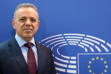 Σήμερα η διαπραγμάτευση για το ψήφισμα για κράτηση 5 Ε/κ, λέει ο Κ. Μαυρίδης