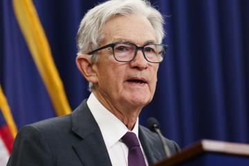 Ο Πρόεδρος της FED ανοίγει το δρόμο για περικοπές επιτοκίων, αλλά δεν δεσμεύεται