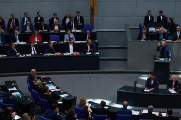 Το γερμανικό Κοινοβούλιο ενέκρινε προϋπολογισμό ως το τέλος του έτους