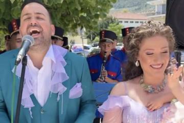 Βάφτιση κόρης Μαυρίκιου: Η τούρτα με τα... χρυσόψαρα που κολυμπάνε και η γοργονέ εμφάνιση της νεοφώτιστης