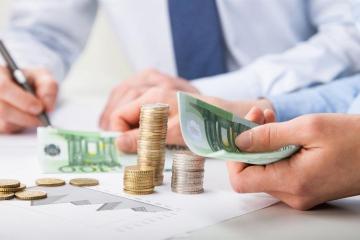 Που ξοδεύει και από που εισπράττει τα περισσότερα το κράτος