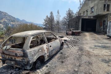 ΥΠΟΙΚ: Εξοικονομήστε δαπάνες- Θα καλύψουμε τους πυρόπληκτους