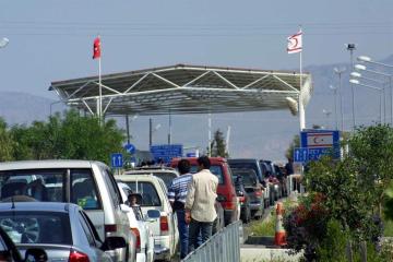 Θα δημοσιοποιούν τα ονόματα ταξί και άλλων επαγγελματιών που γεμίζουν από Κατεχόμενα