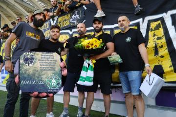 Πλακέτα στη μνήμη του Μιχάλη Κατσούρη