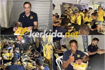 Φωτογραφίες και αυτόγραφα με τους ποδοσφαιριστές (Φώτος Kerkida)