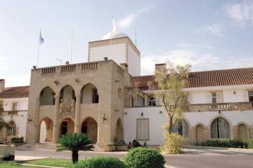 ΔΗΣΥ: Οι δημόσιοι πρώτα να παραιτούνται και μετά να διορίζονται στο Προεδρικό