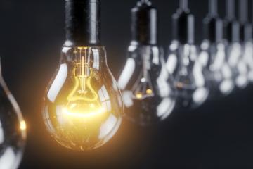 Έρχονται μειώσεις και στο ρεύμα μετά τα καύσιμα 