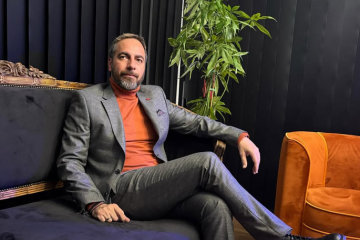 Λώρης Λοϊζίδης: Το καλοκαιρινό παιχνιδιάρικο στιγμιότυπο των δίδυμων κορών του (Φωτό)