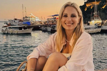Χριστιάνα Αριστοτέλους: Φωτογραφήθηκε με θέα ένα μαγικό ηλιοβασίλεμα στις διακοπές της