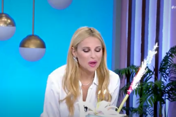 Γενέθλια για την Αριστοτέλους: Συγκινημένη με τις οικογενειακές στιγμές που προβλήθηκαν on air (Βίντεο)