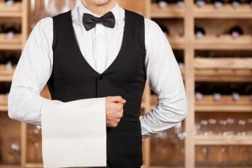 Πωλητές και σερβιτόροι κρατάνε τα εργασιακά σκήπτρα