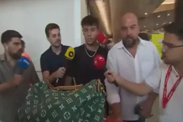 Βαγιαννίδης: Έφτασε στη Λισαβόνα ο Έλληνας διεθνής, οι πρώτες εικόνες από το αεροδρόμιο