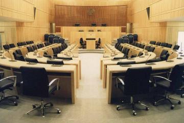 Περισσότερα «ψυχολογικά» έχουν οι βουλευτές από άλλους εργαζόμενους