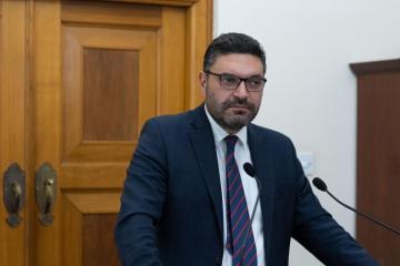 Πετρίδης για αναστολή εκποιήσεων: Να μην «αυτοπυροβολούμαστε»