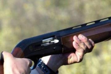 Πυροβόλησε στον αέρα για να σταματήσουν οι γονείς του τον καβγά